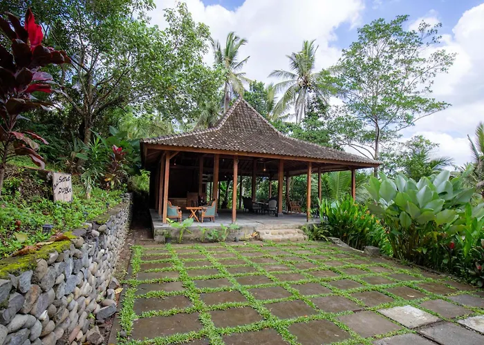 Bali Secret Jungle Selemadeg (Bali)